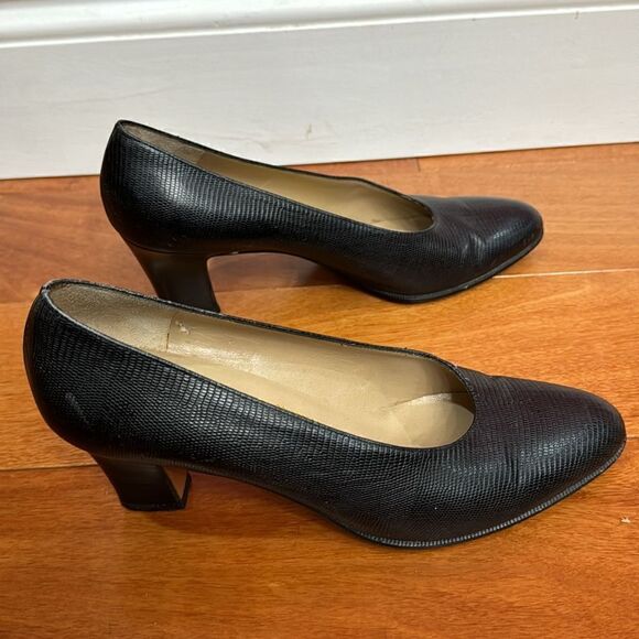 Salvatore Ferragamo Women's Black D'Orsay 2.5 Heels Sz 7.5B - Picture 4 of 9